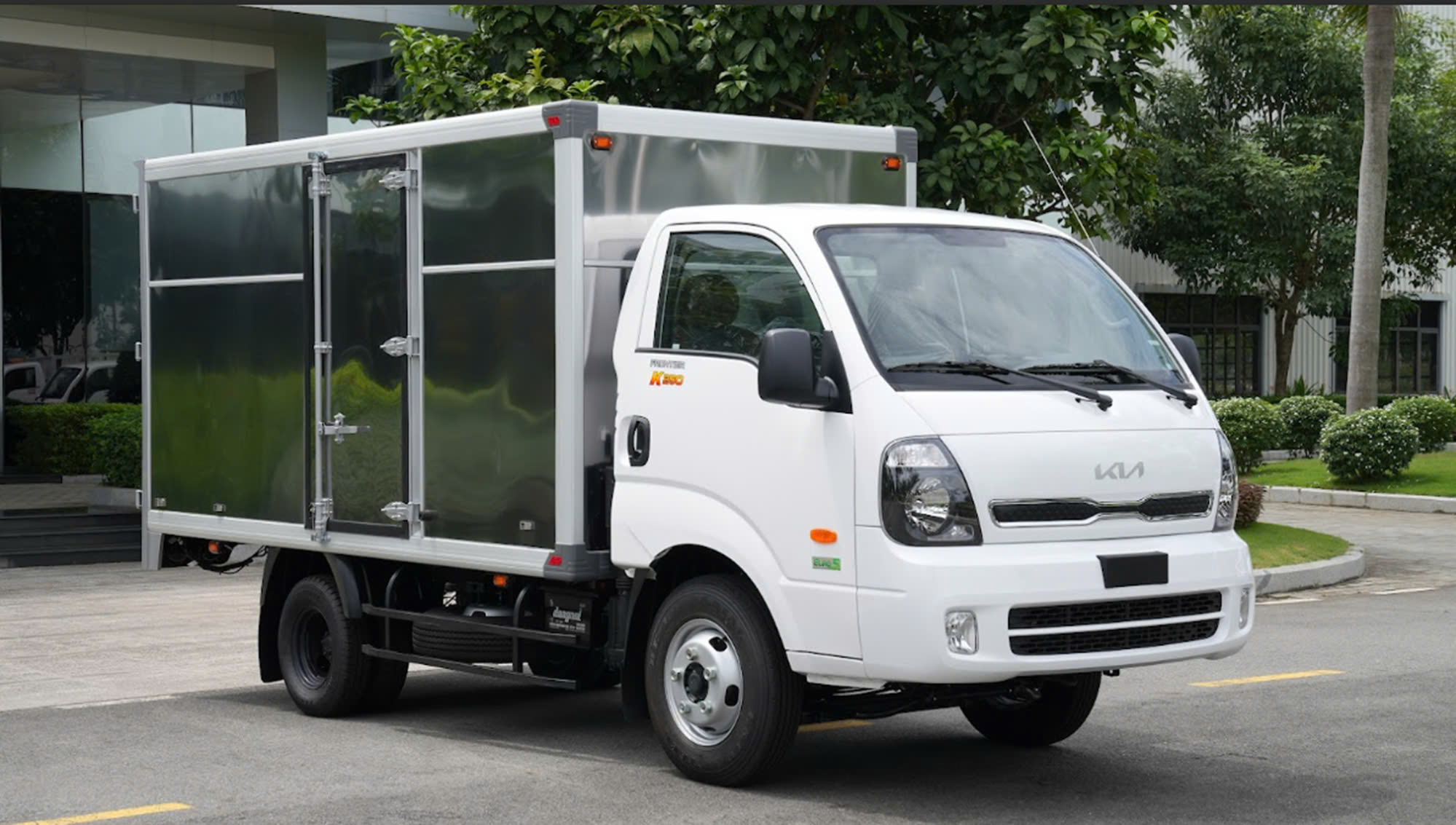 KIA K250 THÙNG KÍN DÀI 3M5 TẢI TRỌNG 2.490KG