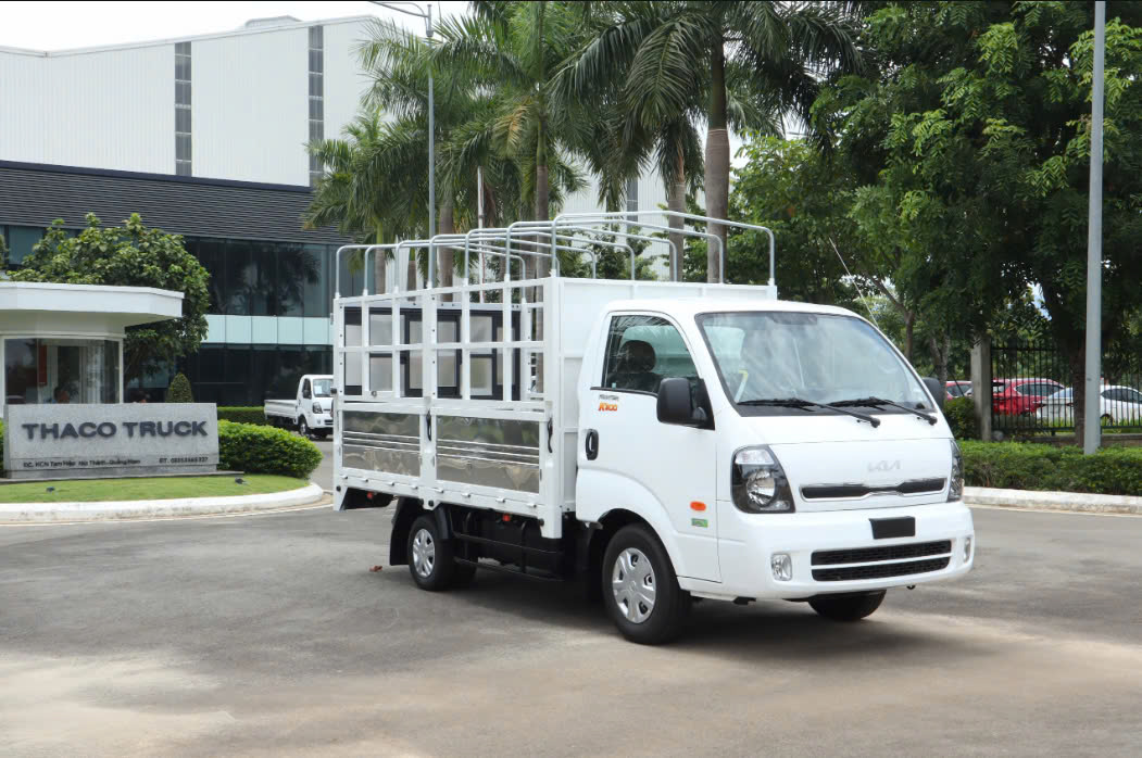 KIA K200 E5 THÙNG MUI BẠT TẢI TRỌNG 1 TẤN 9